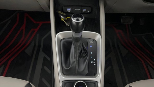 Second-hand 2023 Hyundai Venue SX Opt Turbo DCT for sale in Lucknow-12