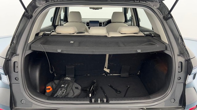 Second-hand 2023 Hyundai Venue SX Opt Turbo DCT for sale in Lucknow-9