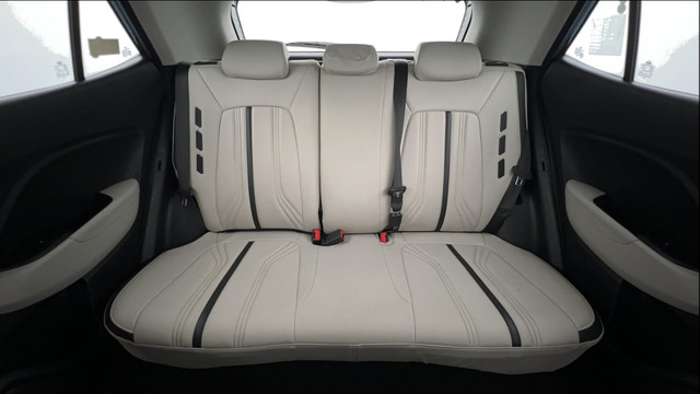 Second-hand 2023 Hyundai Venue SX Opt Turbo DCT for sale in Lucknow-25