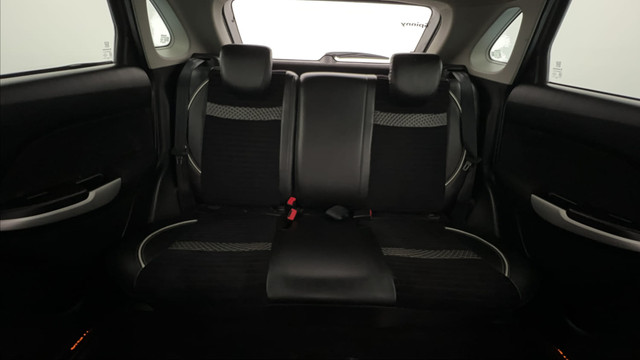 Second-hand 2017 Maruti Suzuki Baleno Zeta Diesel for sale in Lucknow-23