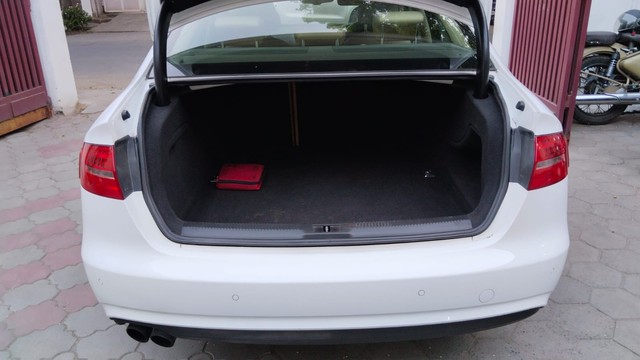 Second-hand 2016 Audi A4 35 TDI Premium Plus for sale in Coimbatore-5