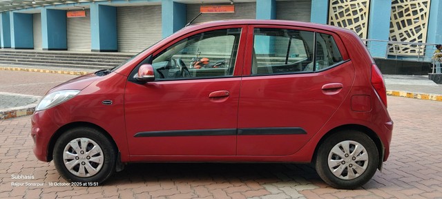 Second-hand 2011 Hyundai i10 Magna for sale in Kolkata-3