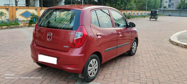 Second-hand 2011 Hyundai i10 Magna for sale in Kolkata-9