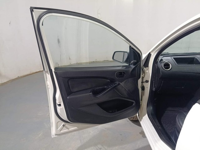 Second-hand 2014 Ford Figo Ambiente BSIV for sale in Kochi-23