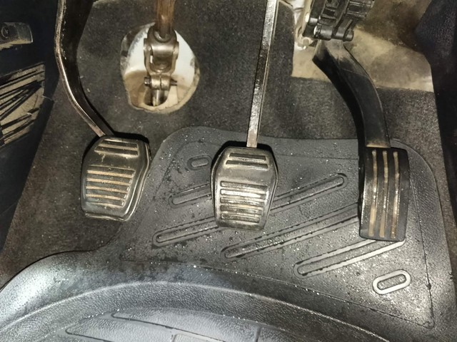 Second-hand 2014 Ford Figo Ambiente BSIV for sale in Kochi-14