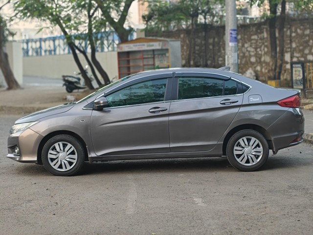 Second-hand 2014 Honda City i DTEC SV for sale in Navi Mumbai-3