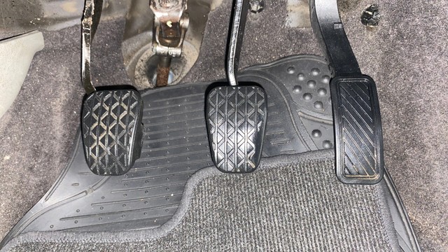 Second-hand 2014 Ford Ecosport 1.5 DV5 MT Ambiente for sale in Hyderabad-14