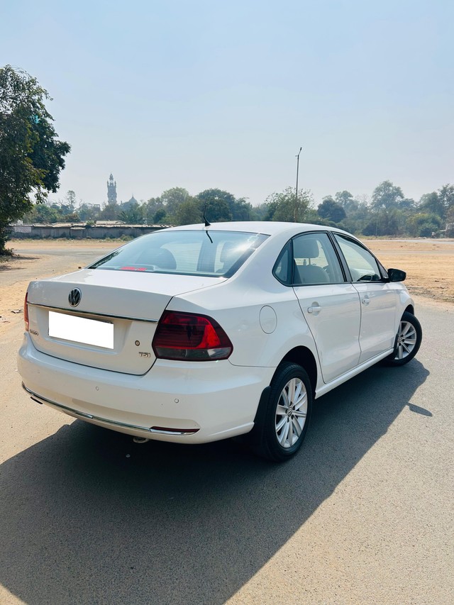 Second-hand 2018 Volkswagen Vento 1.2 TSI Highline AT for sale in Vadodara-14