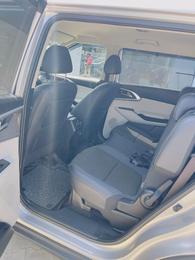 Second-hand 2022 Kia Carens Premium BSVI for sale in Faridabad-5