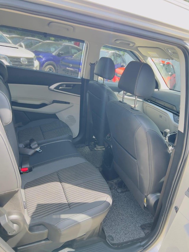 Second-hand 2022 Kia Carens Premium BSVI for sale in Faridabad-10