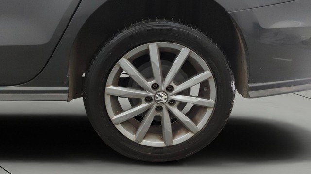 Second-hand 2019 Volkswagen Vento 1.2 TSI Highline Plus AT for sale in Pune-28