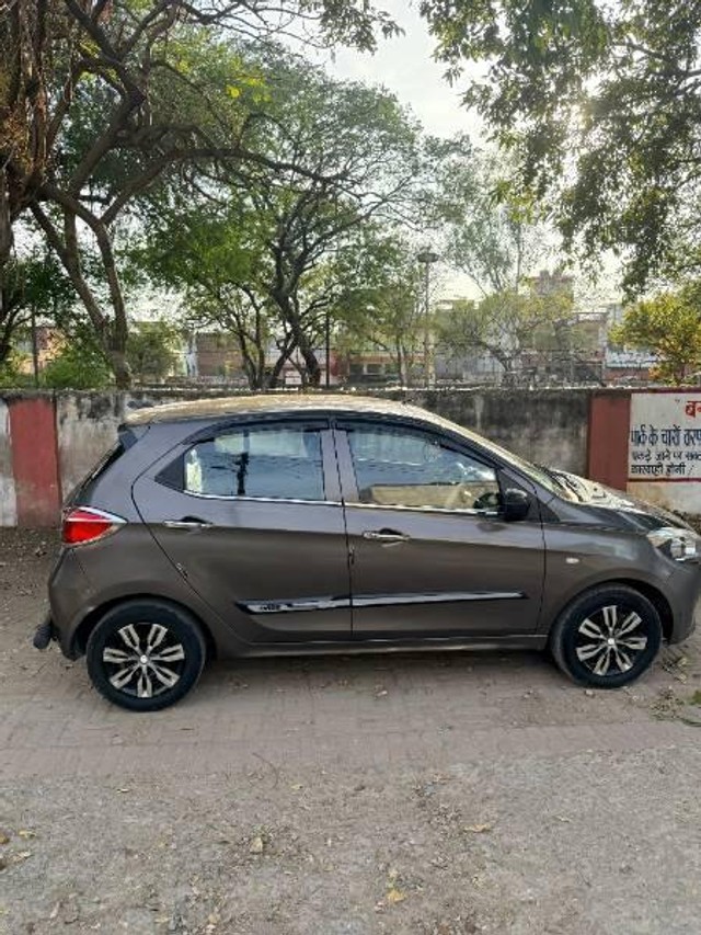 Tata Tiago XZ Second-hand 2020 Tata Tiago XZ for sale in Kanpur-7