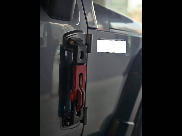 Second-hand 2022 Mahindra Thar LX 4WD Hard Top AT BSVI for sale in New Delhi-2