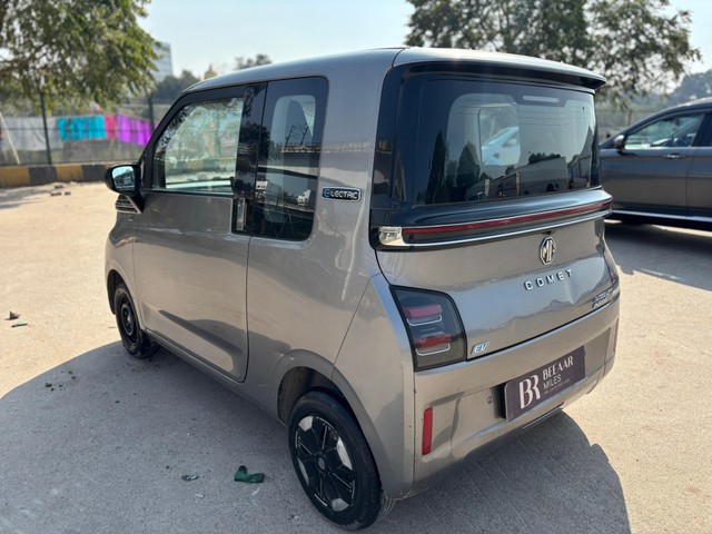 Second-hand 2024 MG Comet EV Plush for sale in Lucknow-5