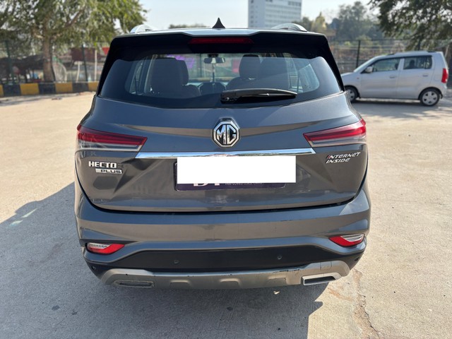 Second-hand 2022 MG Hector Plus Sharp Diesel MT for sale in Lucknow-1