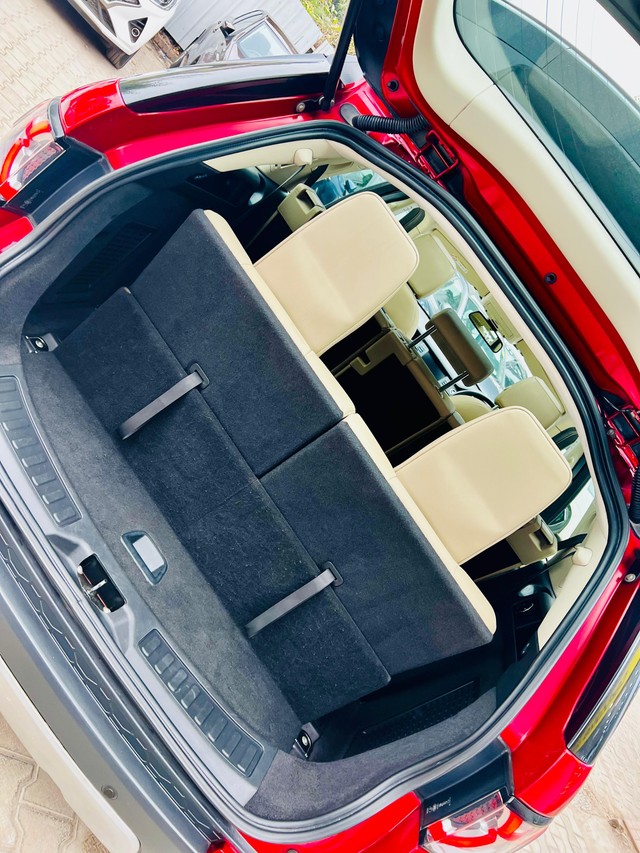 Second-hand 2019 Land Rover Discovery HSE 3.0 TD6 for sale in Faridabad-6