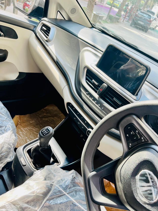 Second-hand 2024 Tata Altroz XT for sale in Faridabad-12