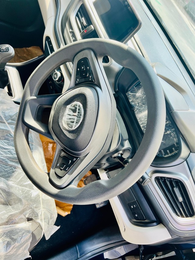 Second-hand 2024 Tata Altroz XT for sale in Faridabad-8