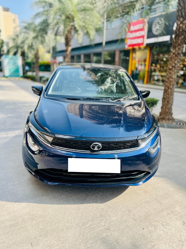 Second-hand 2024 Tata Altroz XT for sale in Faridabad-3