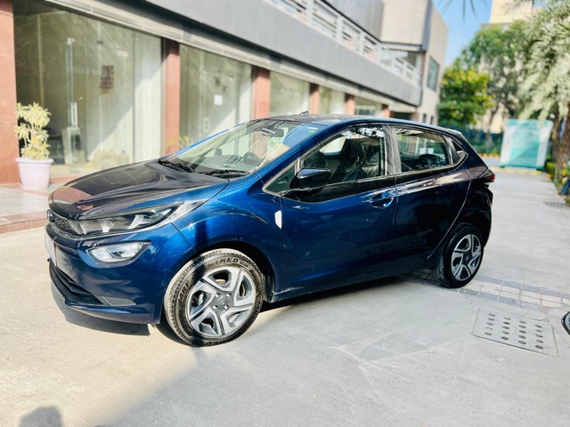 Second-hand 2024 Tata Altroz XT for sale in Faridabad-5