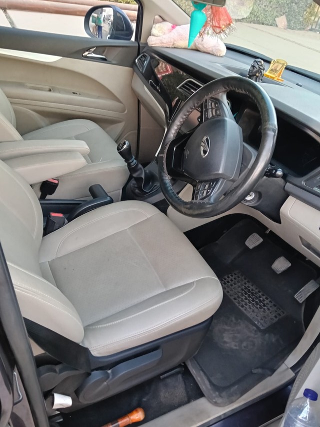 Second-hand 2019 Mahindra Marazzo M6 for sale in Noida-4