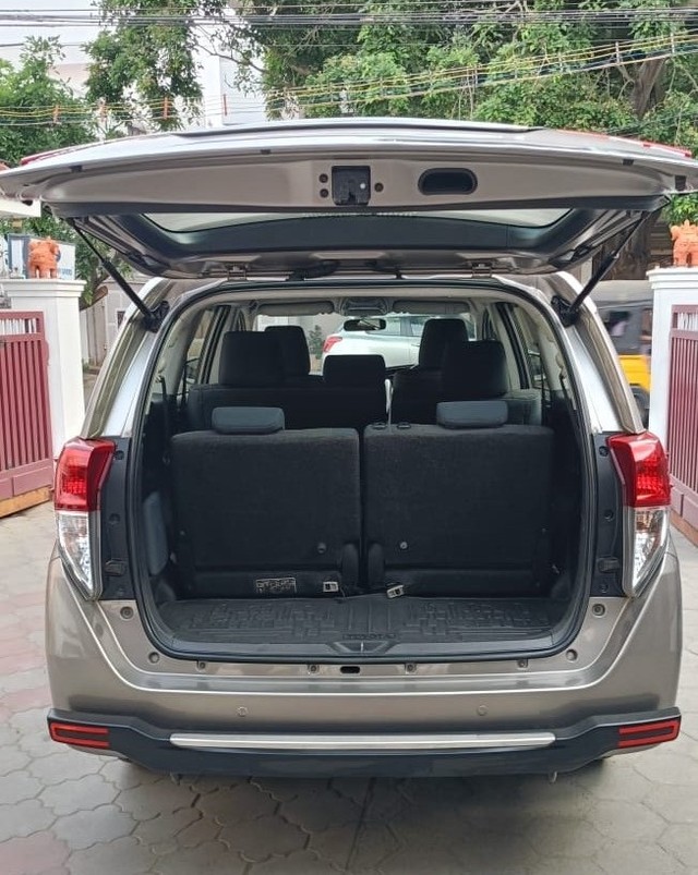 Second-hand 2019 Toyota Innova Crysta 2.4 VX MT 8S BSIV for sale in Coimbatore-12