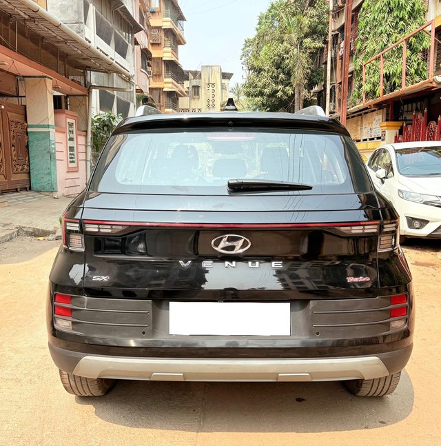 Second-hand 2023 Hyundai Venue S Opt Turbo DCT for sale in Thane-1