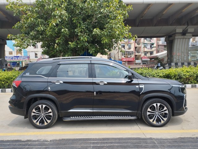 Second-hand 2023 MG Hector Plus Sharp CVT for sale in New Delhi-1
