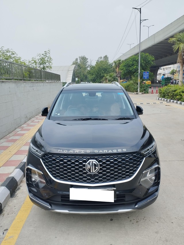 Second-hand 2023 MG Hector Plus Sharp CVT for sale in New Delhi-5