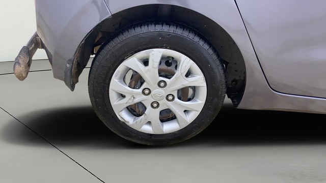 Second-hand 2015 Hyundai Grand i10 Magna for sale in Ahmedabad-24