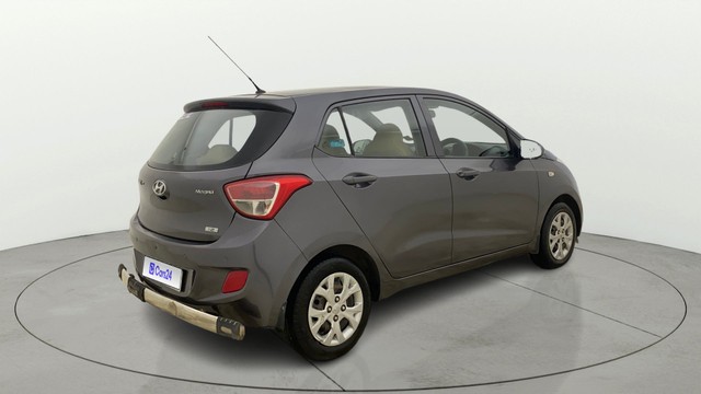 Second-hand 2015 Hyundai Grand i10 Magna for sale in Ahmedabad-2