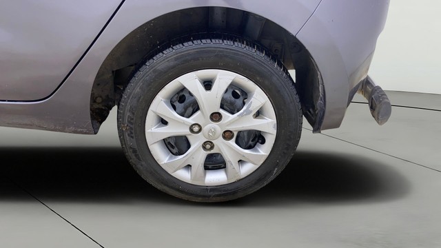 Second-hand 2015 Hyundai Grand i10 Magna for sale in Ahmedabad-26