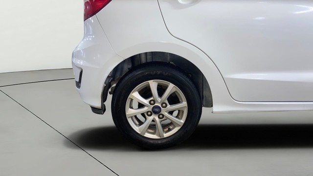 Second-hand 2019 Ford Figo 1.2P Titanium MT for sale in Surat-25