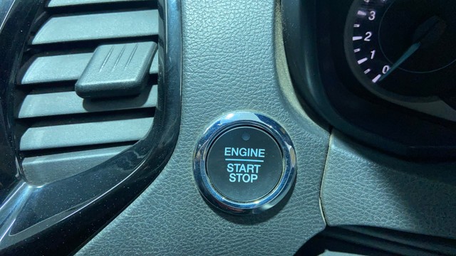 Second-hand 2019 Ford Figo 1.2P Titanium MT for sale in Surat-23