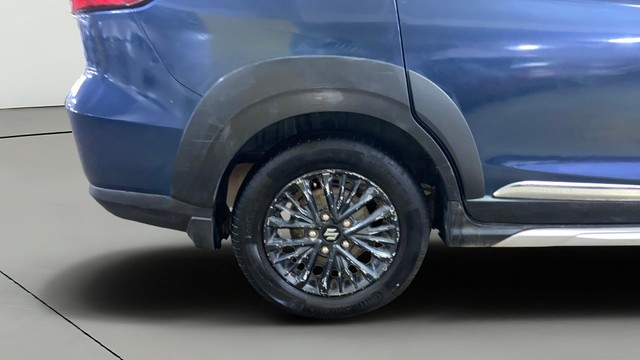 Second-hand 2021 Maruti Suzuki XL6 Alpha for sale in Surat-28