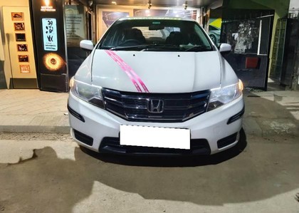 Second-hand 2013 Honda City 1.5 V MT Sunroof for sale in Dhanbad