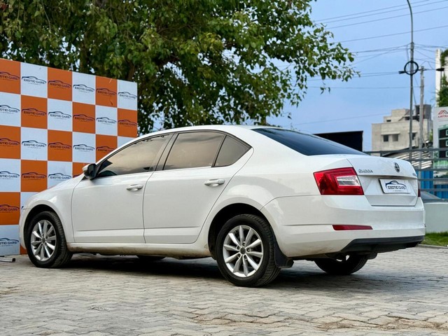 Skoda Octavia Elegance 2.0 TDI AT Second-hand 2014 Skoda Octavia Elegance 2.0 TDI AT for sale in Chennai-4