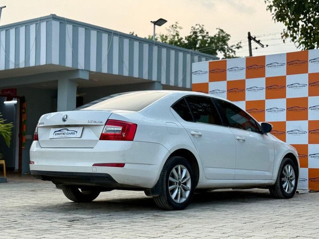Skoda Octavia Elegance 2.0 TDI AT Second-hand 2014 Skoda Octavia Elegance 2.0 TDI AT for sale in Chennai-6