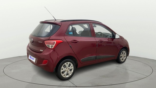 Second-hand 2015 Hyundai Grand i10 Sportz for sale in Gulbarga-13