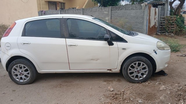 Second-hand 2009 Fiat Grande Punto 1.3 Emotion (Diesel) for sale in Coimbatore-2