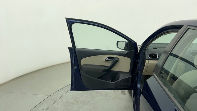 Second-hand 2013 Volkswagen Polo Petrol Highline 1.2L for sale in Chennai-27