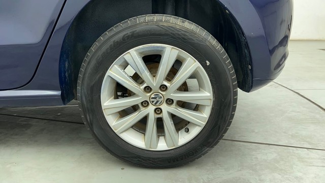 Second-hand 2013 Volkswagen Polo Petrol Highline 1.2L for sale in Chennai-19