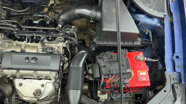 Second-hand 2013 Volkswagen Polo Petrol Highline 1.2L for sale in Chennai-36