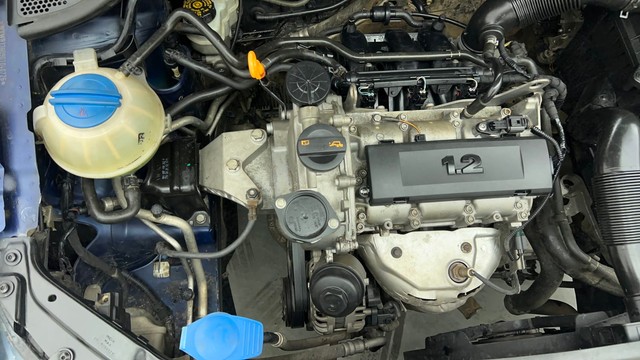 Second-hand 2013 Volkswagen Polo Petrol Highline 1.2L for sale in Chennai-39