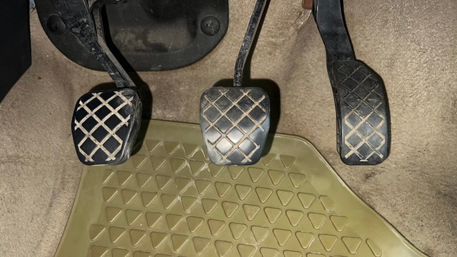 Second-hand 2013 Volkswagen Polo Petrol Highline 1.2L for sale in Chennai-14