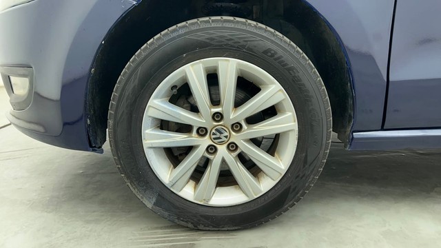 Second-hand 2013 Volkswagen Polo Petrol Highline 1.2L for sale in Chennai-20