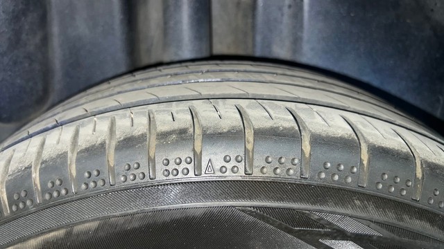 Second-hand 2013 Volkswagen Polo Petrol Highline 1.2L for sale in Chennai-35