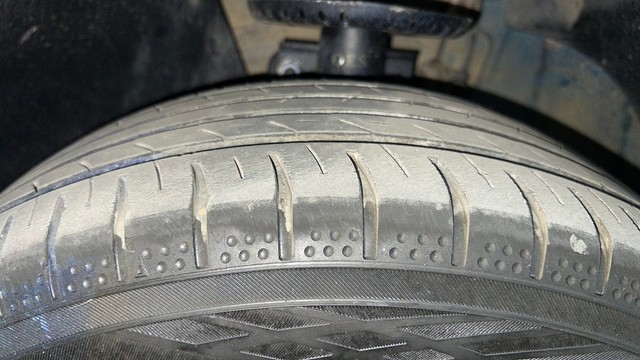 Second-hand 2013 Volkswagen Polo Petrol Highline 1.2L for sale in Chennai-37