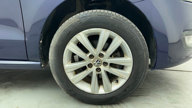 Second-hand 2013 Volkswagen Polo Petrol Highline 1.2L for sale in Chennai-17