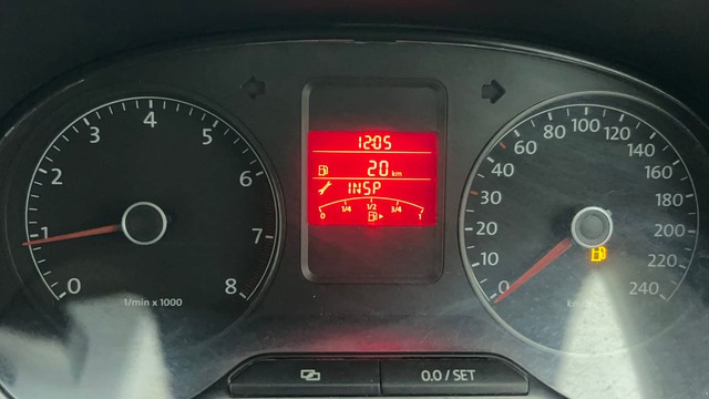 Second-hand 2013 Volkswagen Polo Petrol Highline 1.2L for sale in Chennai-13